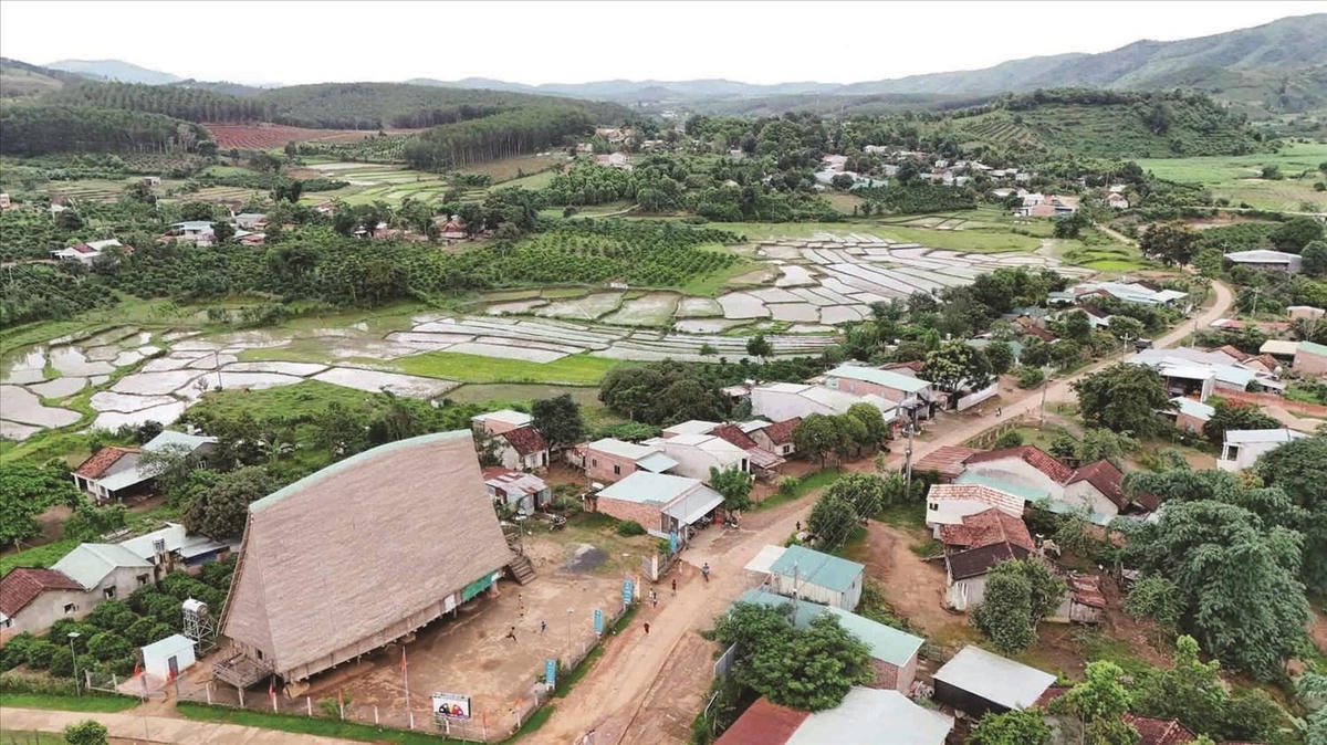 Chương trình MTQG 1719 đã làm thay đổi toàn diện các thôn, làng vùng đồng bào DTTS tỉnh Quảng Ngãi. Ảnh: T. Thu
