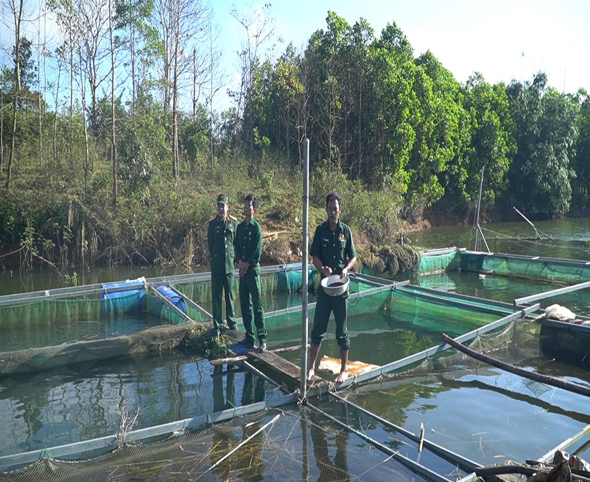 Mô hình “Già làng vận động đồng bào phát triển kinh tế hộ gia đình”, giúp nhiều hộ nông dân vươn lên làm giàu trên mảnh đất quê hương. Ảnh: M.L.