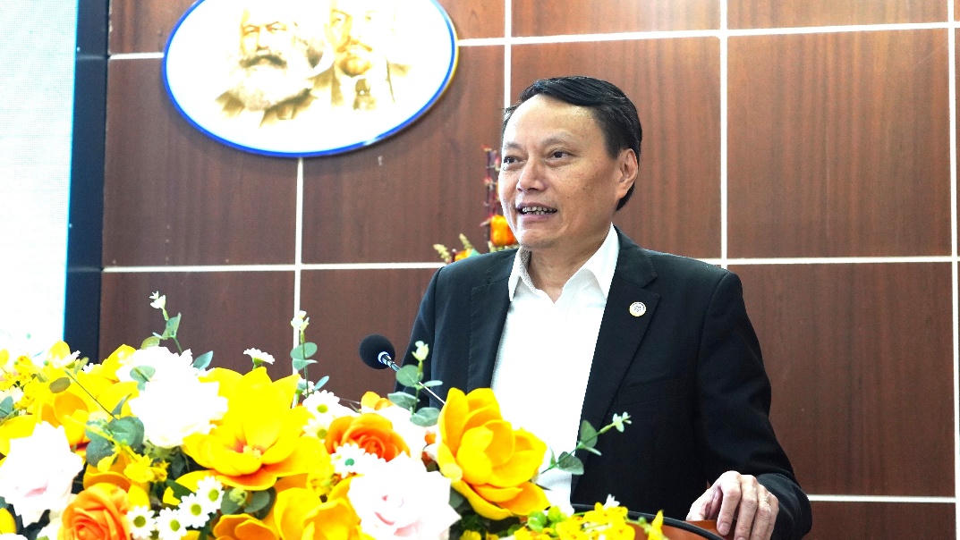 TS. Trần Hậu Ngọc - Phó Chủ tịch Ủy ban Tiêu chuẩn Đo lường Chất lượng Quốc gia phát biểu đề dẫn Hội thảo