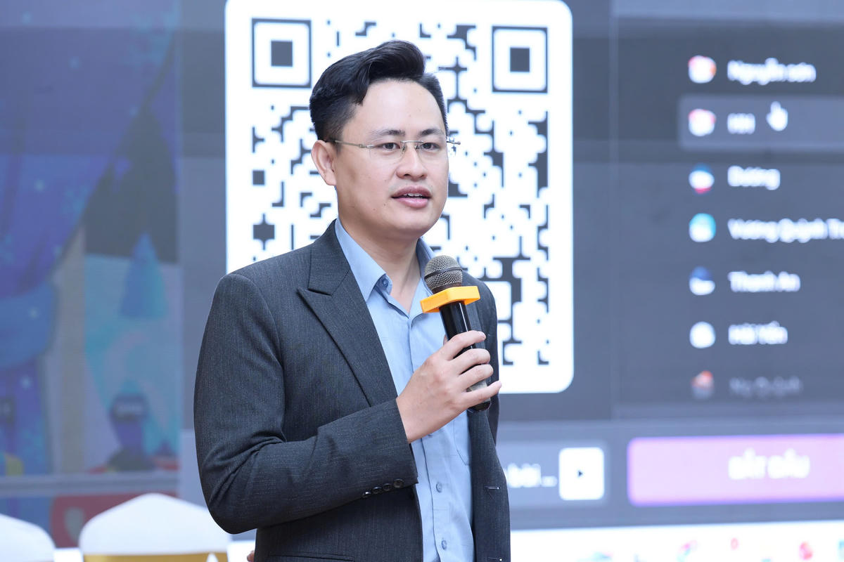 Ông Đặng Ngọc Thuyên, Chủ tịch HĐQT kiêm Giám đốc Công ty Cổ phần Tư vấn phát triển ASANA, Chuyên gia về Trí tuệ nhân tạo (AI), hướng dẫn thực hành các ứng dụng AI trong công tác hành chính, văn phòng và truyền thông. 