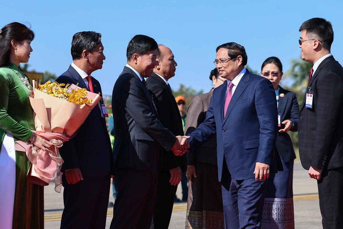 Chuyến công tác của Thủ tướng tới Lào diễn ra trong bối cảnh quan hệ chính trị, lòng tin chiến lược Việt Nam – Lào tiếp tục được củng cố, thắt chặt, khẳng định vai trò nòng cốt, định hướng tổng thể trong quan hệ hai nước - Ảnh: VGP/Nhật Bắc