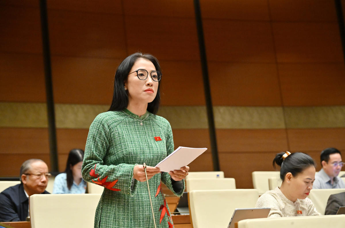 Đề xuất chính sách đãi ngộ và đào tạo nhân lực y tế chất lượng cao “từ sớm, từ xa”