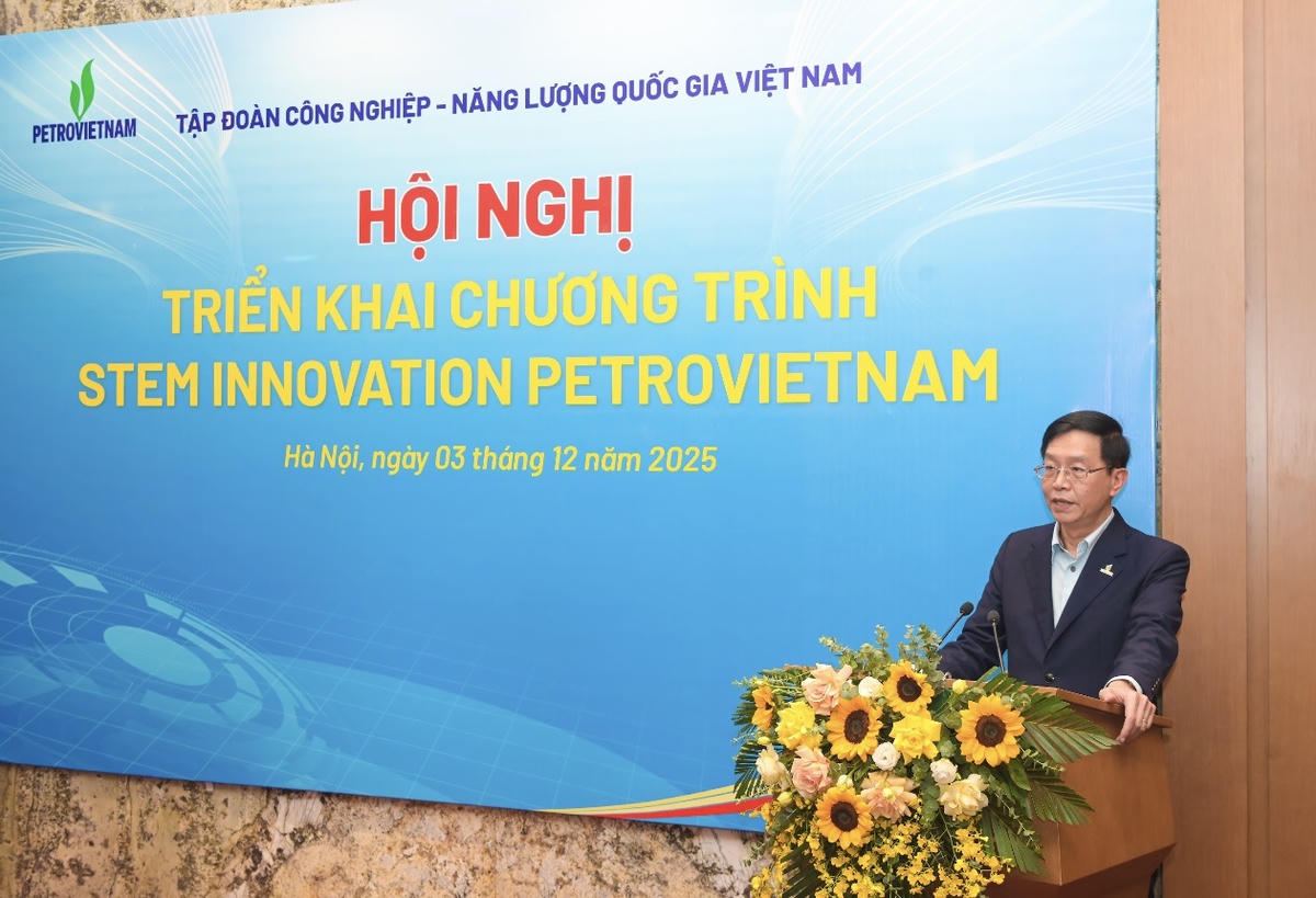 Ông Trần Quang Dũng – Phó Bí thư thường trực Đảng ủy Tập đoàn Công nghiệp - Năng lượng Quốc gia Việt Nam phát biểu tại hội nghị.