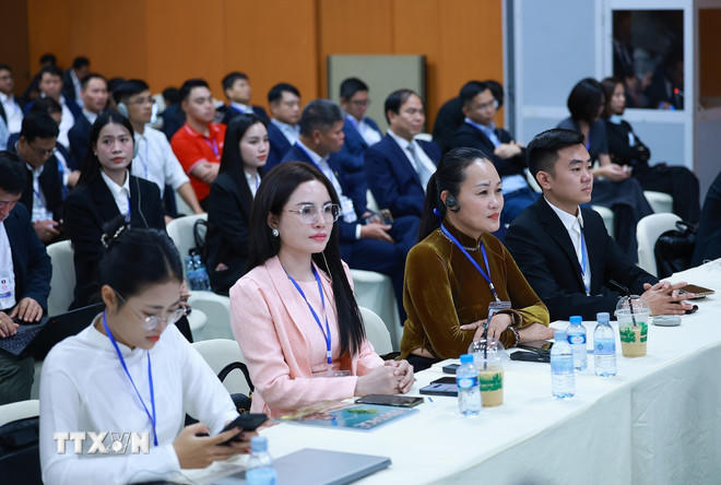 Các đại biểu hai nước tham dự Hội nghị xúc tiến đầu tư Việt Nam-Lào năm 2025. (Ảnh: Dương Giang/TTXVN)