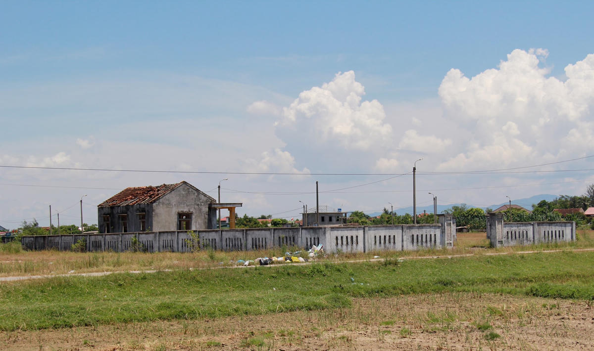 Nhà văn hóa cộng đồng ở khu tái định cư thuộc xã Thạch Trị (nay là xã Đồng Tiến), ảnh chụp năm 2022. Ảnh: CK.&nbsp;