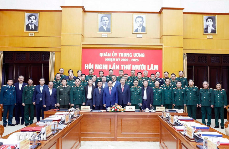 Tổng Bí thư Tô Lâm, Bí thư Quân ủy Trung ương và các đại biểu. (Ảnh: Thống Nhất/TTXVN)