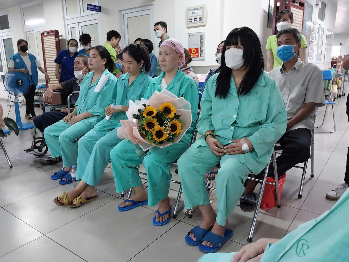 Các bệnh viện liên tục có nhiều chương trình hỗ trợ nhằm xoa dịu nỗi đau cho bệnh nhân ung thư. Ảnh:S.X