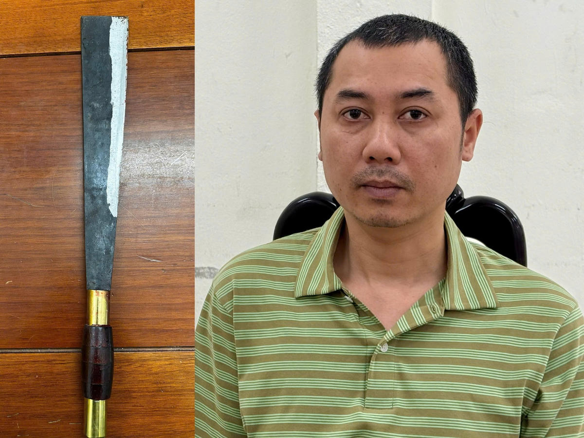 Trọng và hung khí gây án là con dao dài 60 cm. Ảnh: Nguyễn Tú.