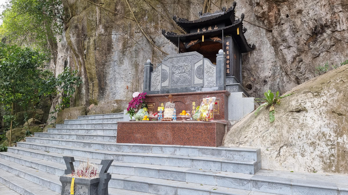 Đền thượng là nơi thờ Mẫu theo tín ngưỡng của người Việt Nam. Ảnh: Toán Nguyễn.