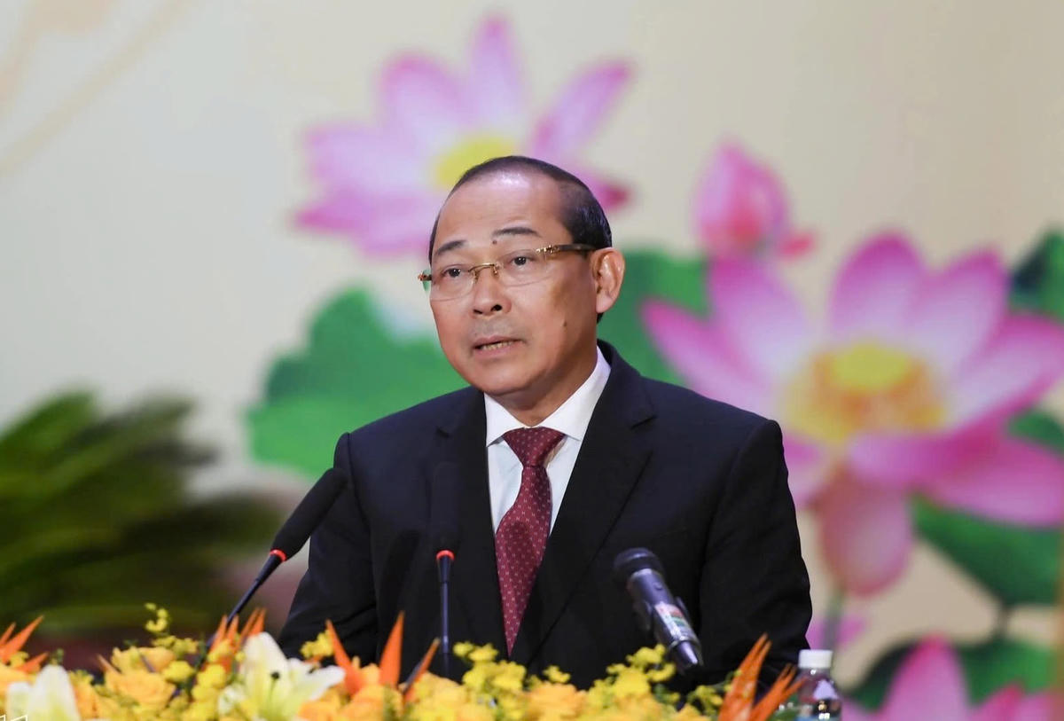 
Ông Hoàng Công Thủy, Phó Chủ tịch Ủy ban Trung ương MTTQ Việt Nam phát biểu chỉ đạo tại đại hội. (ảnh X.H)
