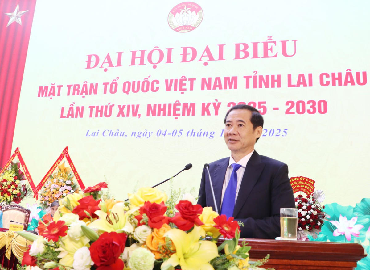 Ông Nguyễn Thái Học - Phó Bí thư Đảng ủy MTTQ, các đoàn thể Trung ương phát biểu, chúc Đại hội thành công tốt đẹp. Ảnh: laichau.gov.vn.