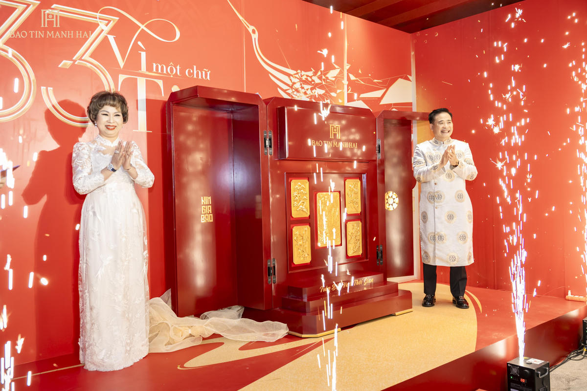 Nghi thức mở hộp “Trân Bảo Vượt Thời Gian”