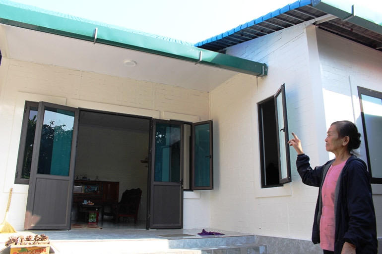 Ngôi nhà được xây lắp bằng vật liệu tái chế từ rác ở xã Quảng Nham, tỉnh Thanh Hóa. Ảnh: Mai Luận