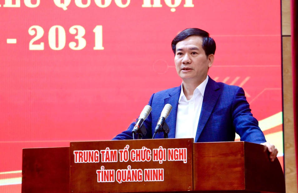 Phó Bí thư Tỉnh ủy, Chủ tịch Ủy ban MTTQ Việt Nam tỉnh Quảng Ninh Vũ Quyết Tiến phát biểu tại hội nghị. Ảnh: QMG.