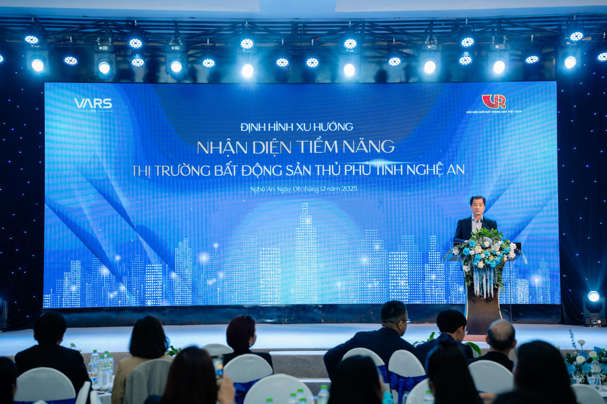 TS Nguyễn Văn Đính - Chủ tịch Hội Môi giới Bất động sản Việt Nam chia sẻ tại Hội thảo