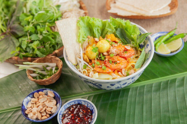 Mì Quảng. Ảnh: Triều Phạm.