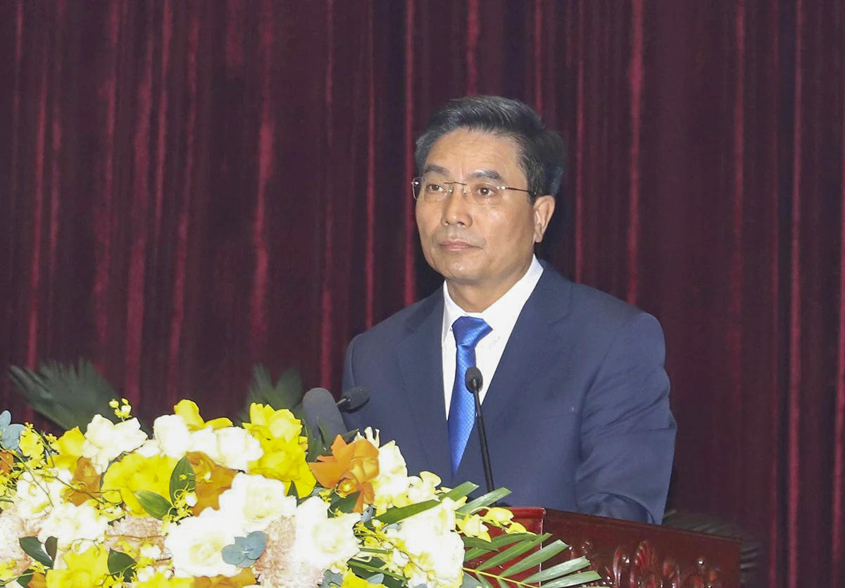 Bí thư Tỉnh ủy Thanh Hóa Nguyễn Doãn Anh phát biểu tại kỳ họp. Ảnh: Lê Hợi