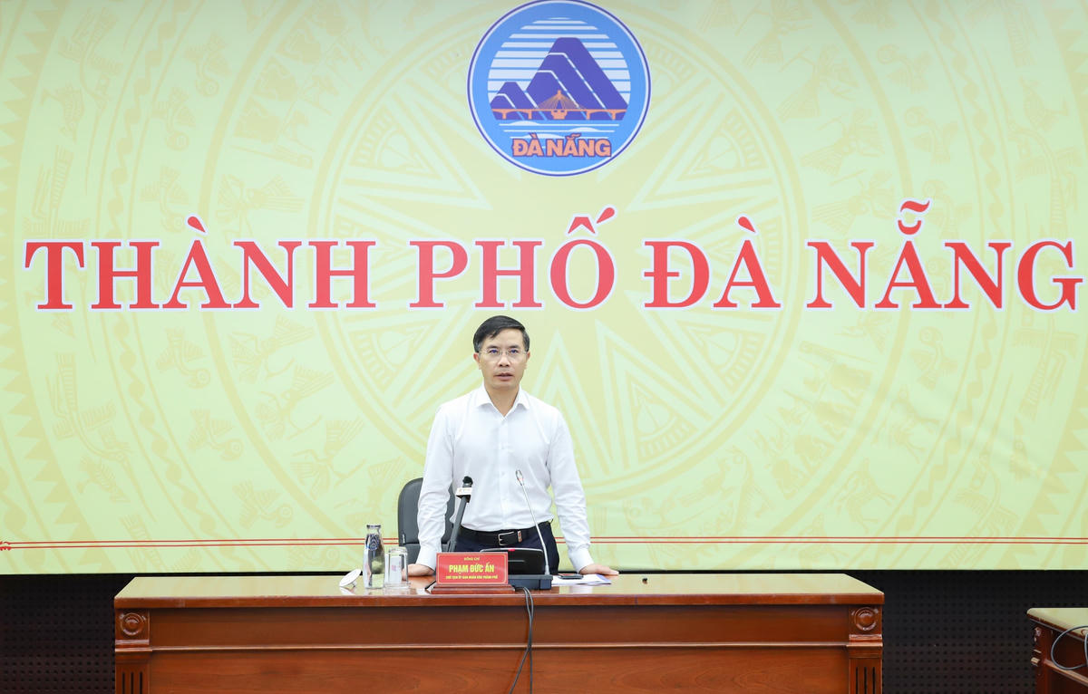 Ông Phạm Đức Ấn, Chủ tịch UBND TP Đà Nẵng phát biểu tại cuộc họp. Ảnh: CV.