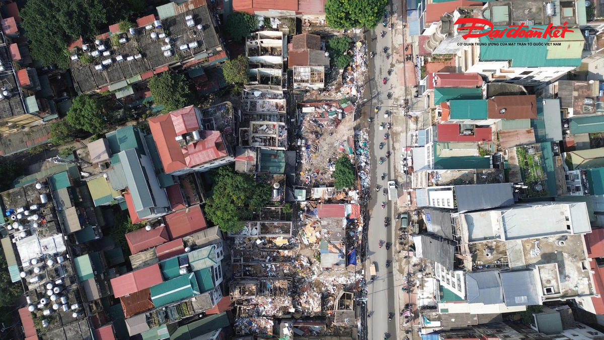 Tuyến đường có tổng mức đầu tư hơn 7.800 tỷ đồng, trong đó, công tác giải phóng mặt bằng chiếm tới 6.000 tỷ đồng. Vì vậy, dự án này được mệnh danh là tuyến đường "đắt nhất hành tinh".