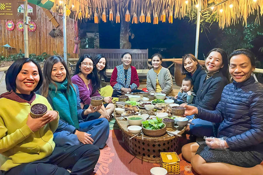 Du lịch cộng đồng tại bản Hoa Tiến, xã Châu Tiến ngày càng thu hút lượng du khách từ trong nước, quốc tế đến tham quan trải nghiệm. Ảnh: ĐB