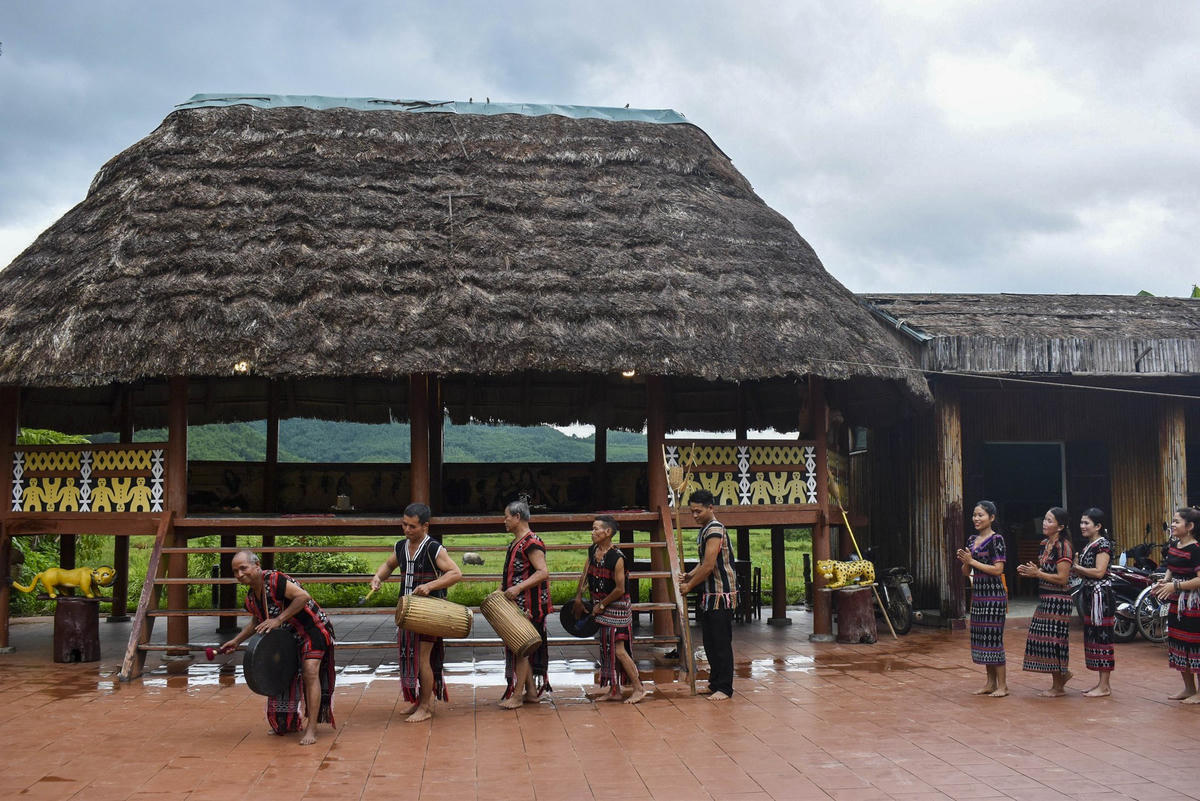 Những năm gần đây, thôn Dỗi trở thành địa điểm du lịch thu hút đông đảo du khách. Ảnh: L.C.