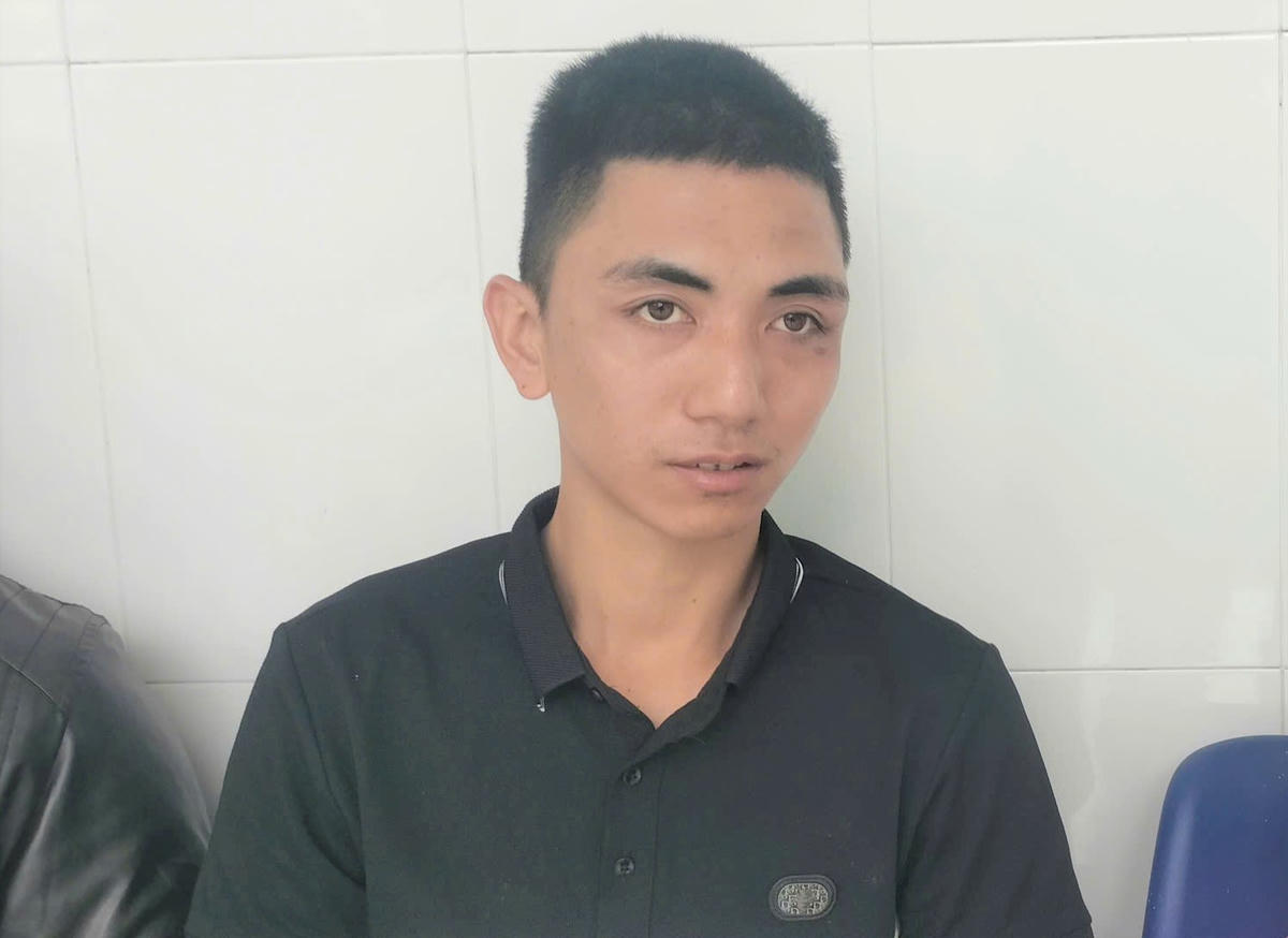 Anh Nguyễn Văn Ninh kể lại vụ TNGT trên cao tốc Đà Nẵng- Quảng Ngãi. Ảnh: Tấn Thành.