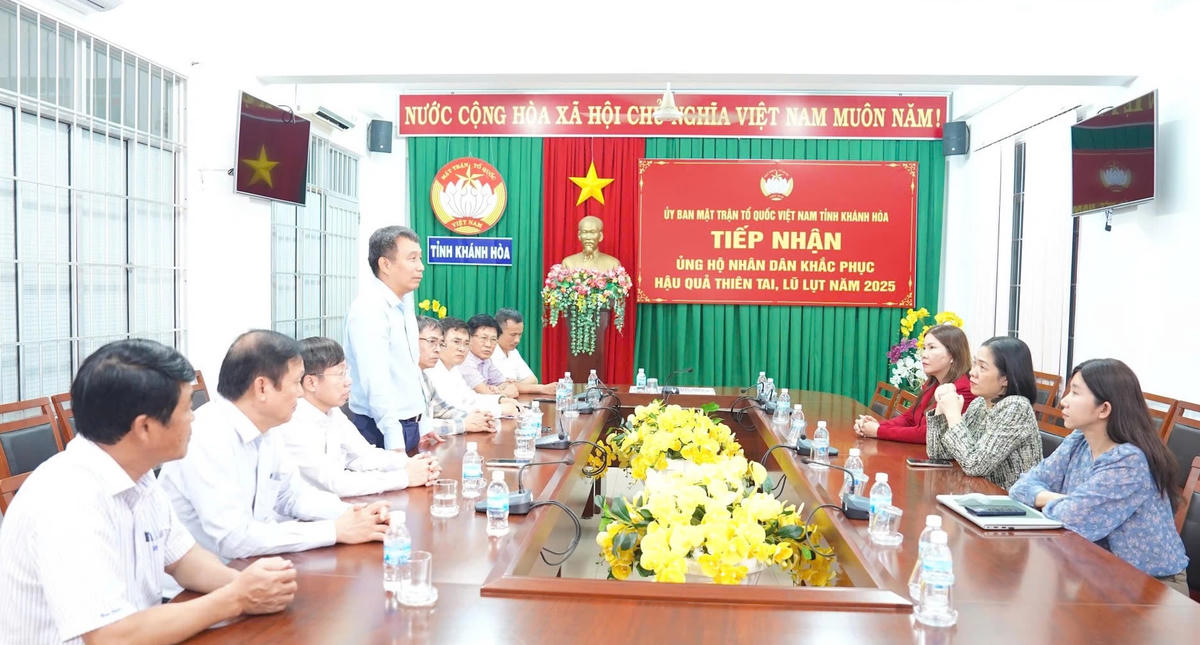 Ông Nguyễn Tuấn Tùng, Chủ tịch Hội đồng thành viên Tổng Công ty Truyền tải điện quốc gia phát biểu tại buổi tiếp nhận. (ảnh CTV)