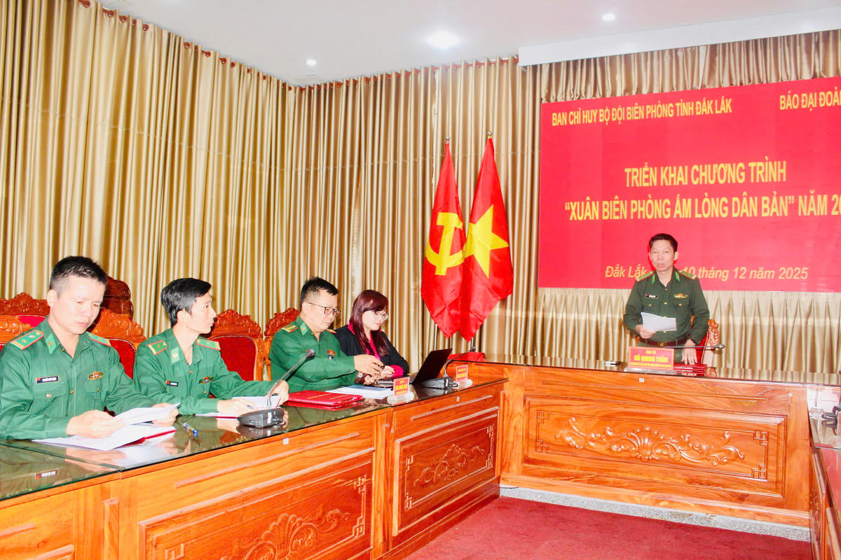 Đại tá Đỗ Quang Thấm, Phó Chính ủy Bộ Chỉ huy Quân sự tỉnh, kiêm Chính ủy BĐBP Đắk Lắk phát biểu kết luận. Ảnh: Dân Quân.