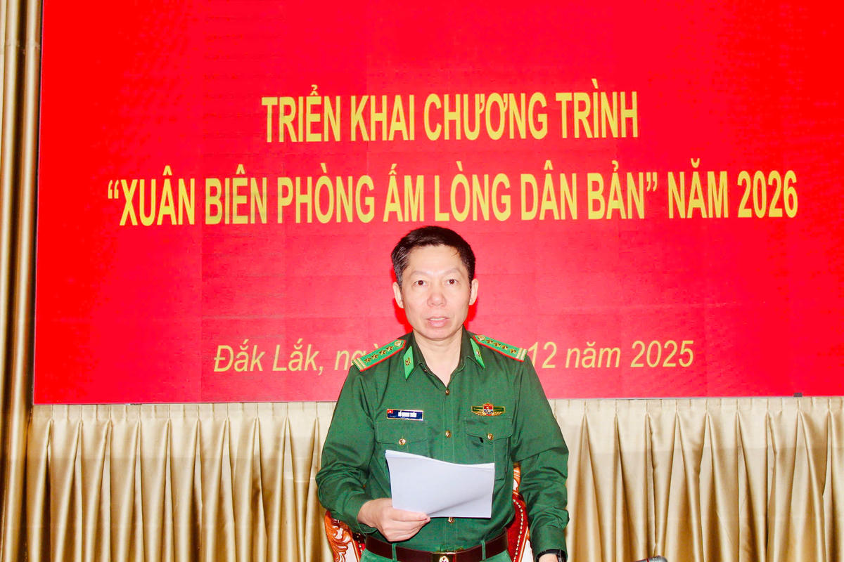 Đại tá Đỗ Quang Thấm, Phó Chính ủy Bộ Chỉ huy Quân sự tỉnh, kiêm Chính ủy BĐBP Đắk Lắk phát biểu. Ảnh: Dân Quân.