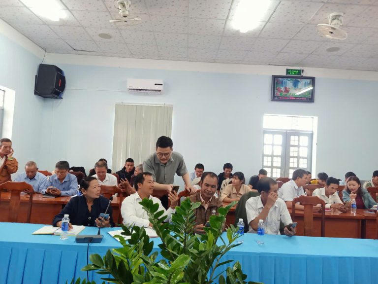 Xã Hòa Sơn (Đăk Lắk) đã triển khai chương trình “Bình dân học vụ số” – một cách làm mới, thiết thực nhằm giúp người dân từng bước tiếp cận, hiểu và làm chủ công nghệ trong thời đại chuyển đổi số. Ảnh: hoason.gov.vn