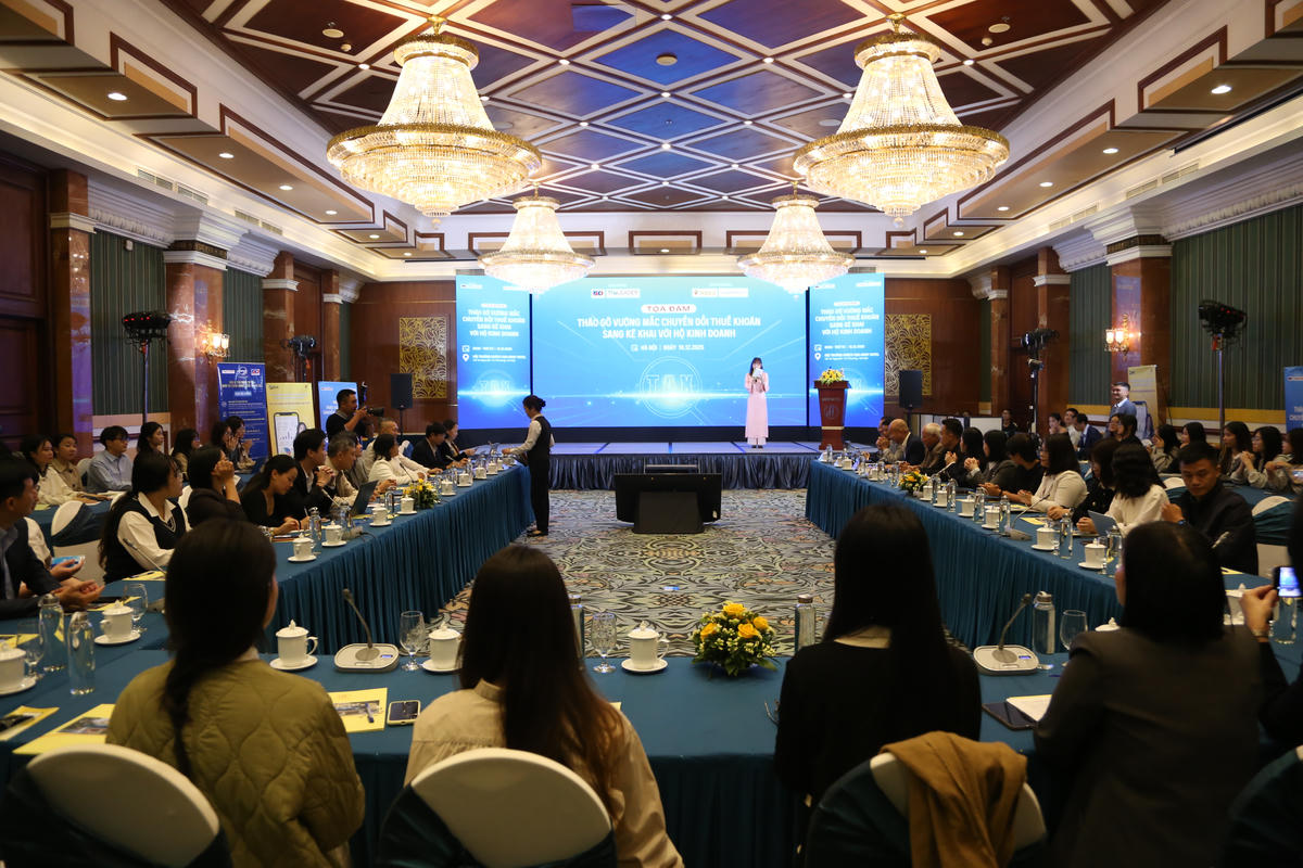 Toàn cảnh tọa đàm.