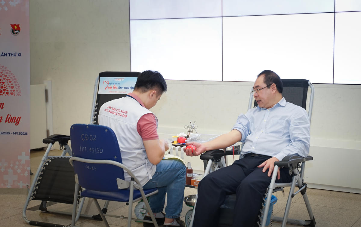 Chương trình Tuần lễ hồng EVN lần thứ XI với thông điệp “Vạn trái tim - Một tấm lòng”