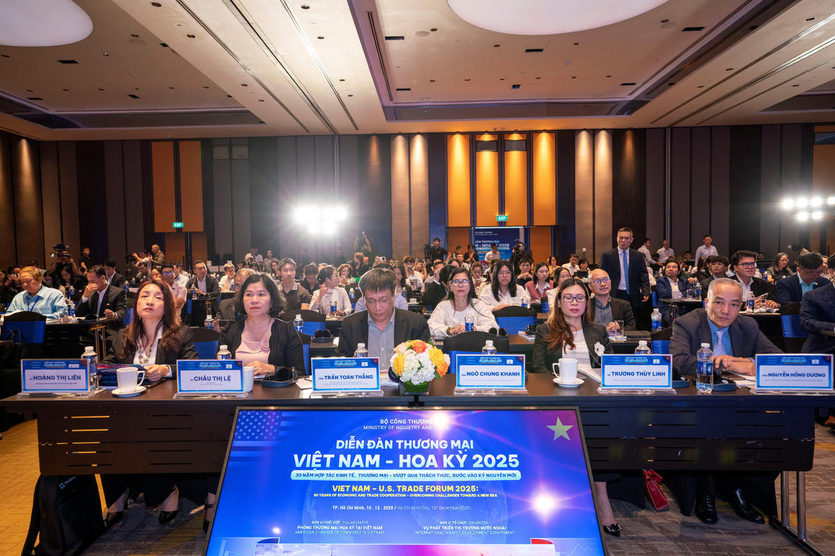 Ảnh Hội trường tổ chức Diễn đàn.