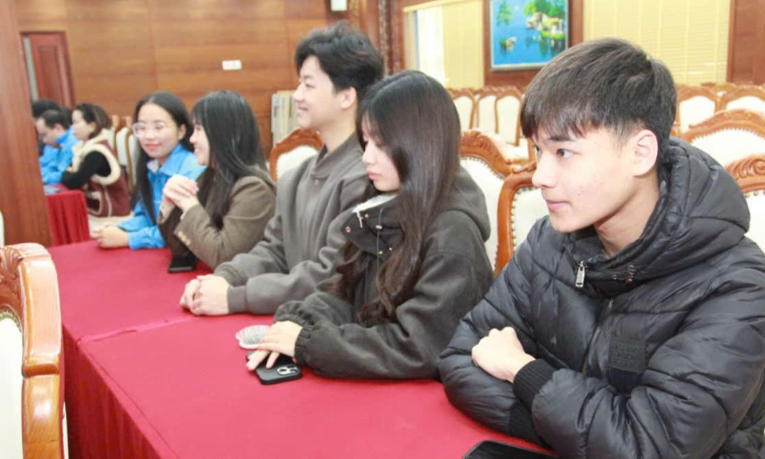 Các đoàn viên thanh niên tham gia buổi tập huấn. Ảnh: TQ