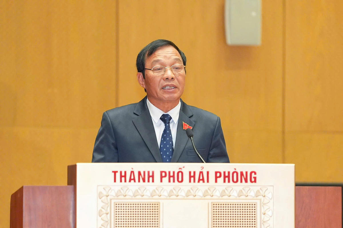 Chủ tịch HĐND thành phố Lê Văn Hiệu phát biểu bế mạc tại Kỳ họp. Ảnh: ĐT. 