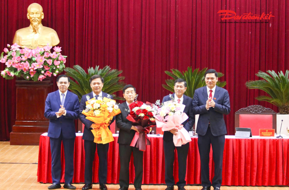 Cơ cấu lãnh đạo UBND tỉnh Nghệ An hiện có 5 Phó Chủ tịch gồm: ông Bùi Thanh An, ông Nguyễn Văn Đệ, ông Hoàng Phú Hiền, ông Phùng Thành Vinh và ông Thái Văn Thành