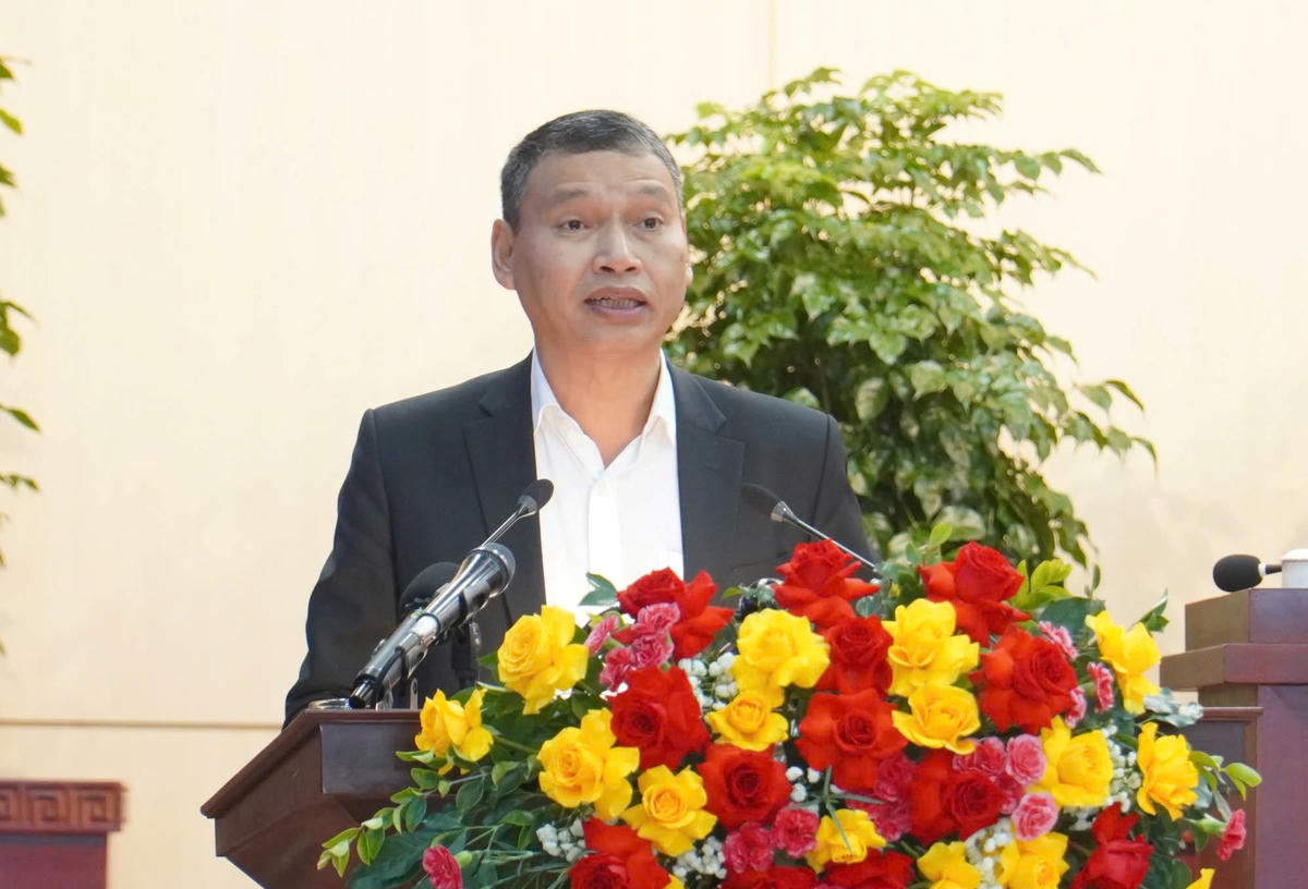 Phó Chủ tịch Thường trực UBND TP Đà Nẵng Hồ Kỳ Minh phát biểu tại kỳ họp. Ảnh: Tấn Thành.