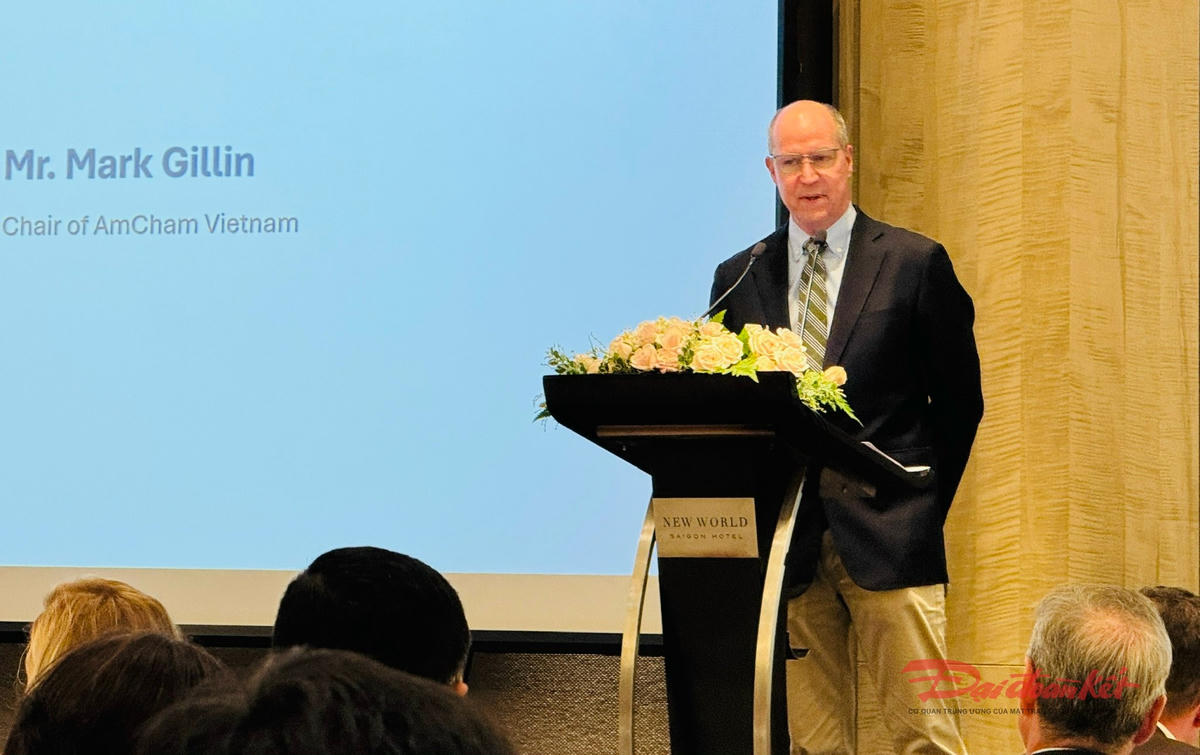 Ông Mark Gillin, Chủ tịch AmCham tại Việt Nam phát biểu tại sự kiện. Ảnh: H.Phúc.