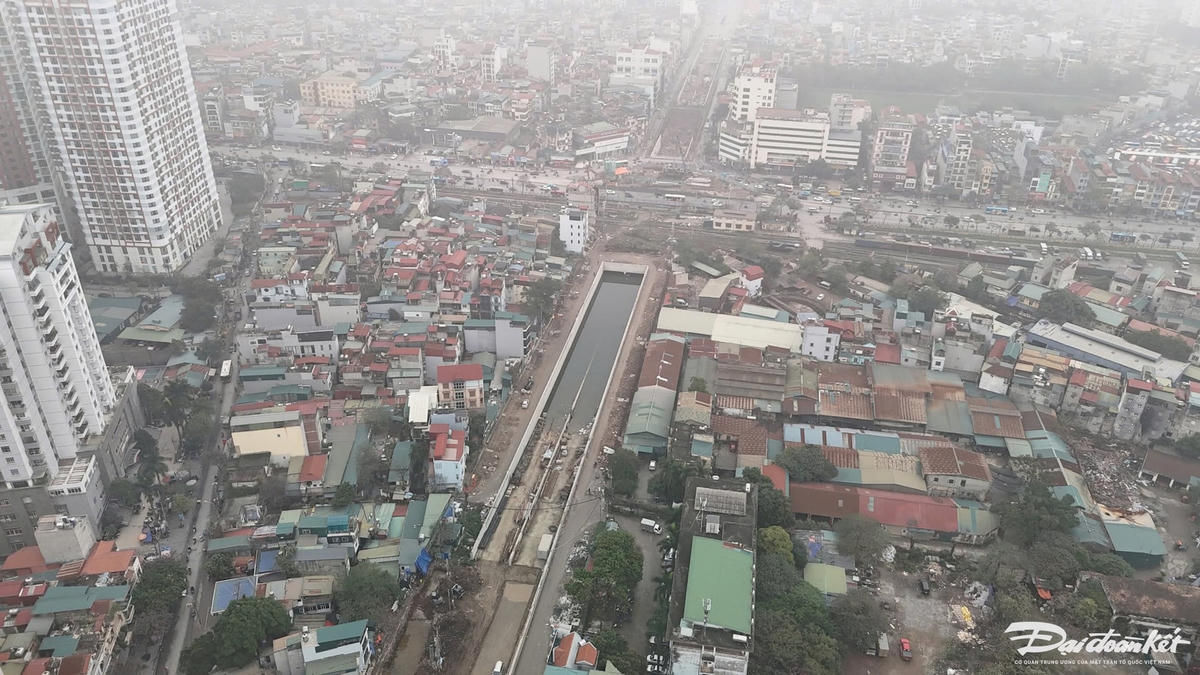 Hà Nội yêu cầu đẩy nhanh tiến độ các dự án giao thông trọng điểm.
