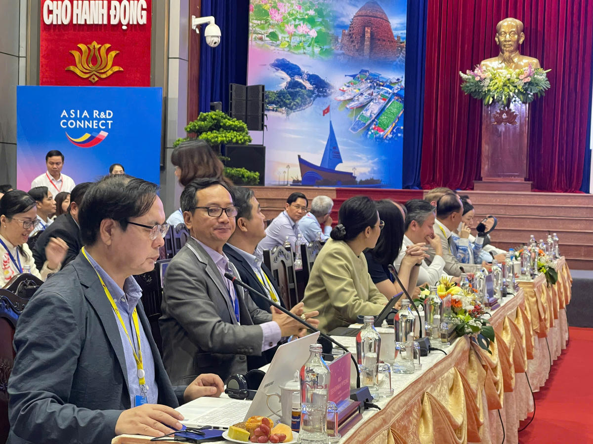 Các đại biểu tham dự diễn đàn. Ảnh: Đoàn Xá.