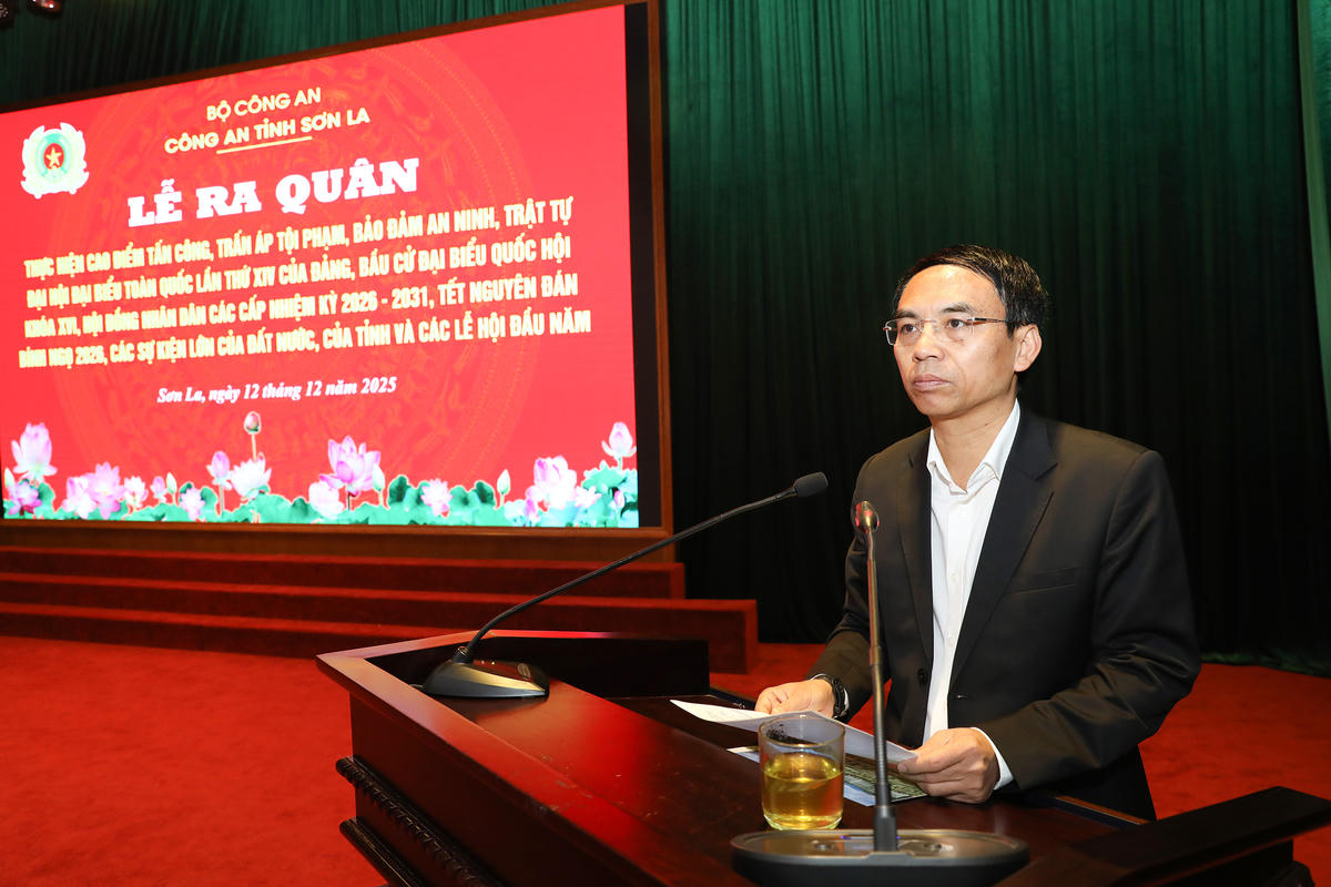 Ông Nguyễn Minh Tiến, Phó Chủ tịch UBND Sơn La phát biểu tại Lễ ra quân. Ảnh: T.H.