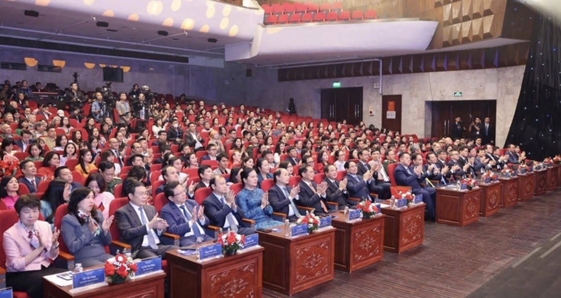 Các đại biểu tham dự buổi lễ trao giải. Ảnh: T.H