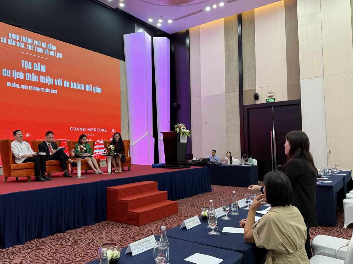 Tọa đàm “Đà Nẵng - Điểm đến du lịch thân thiện với du khách Hồi giáo: Tiêu chuẩn, cơ hội và sự sẵn sàng của doanh nghiệp”. Ảnh: Nguyễn Tú..