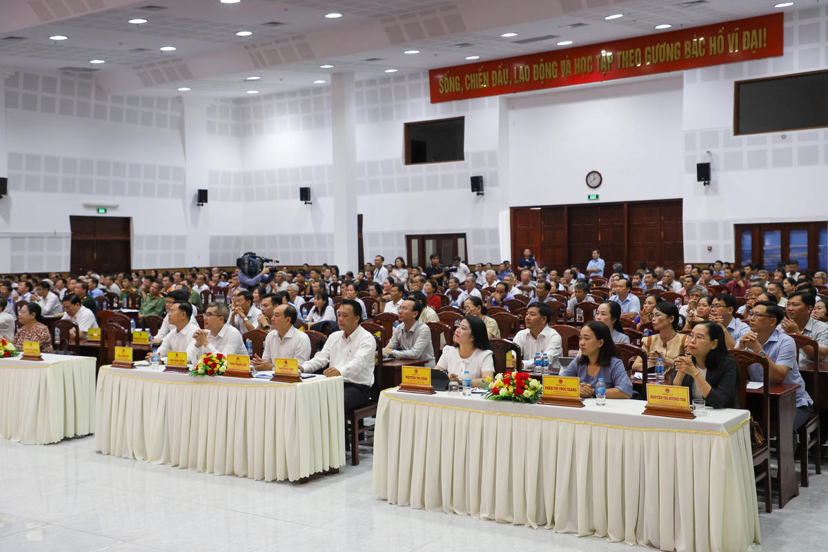 Quang cảnh hội nghị tiếp xúc cử tri. (ảnh: NH)