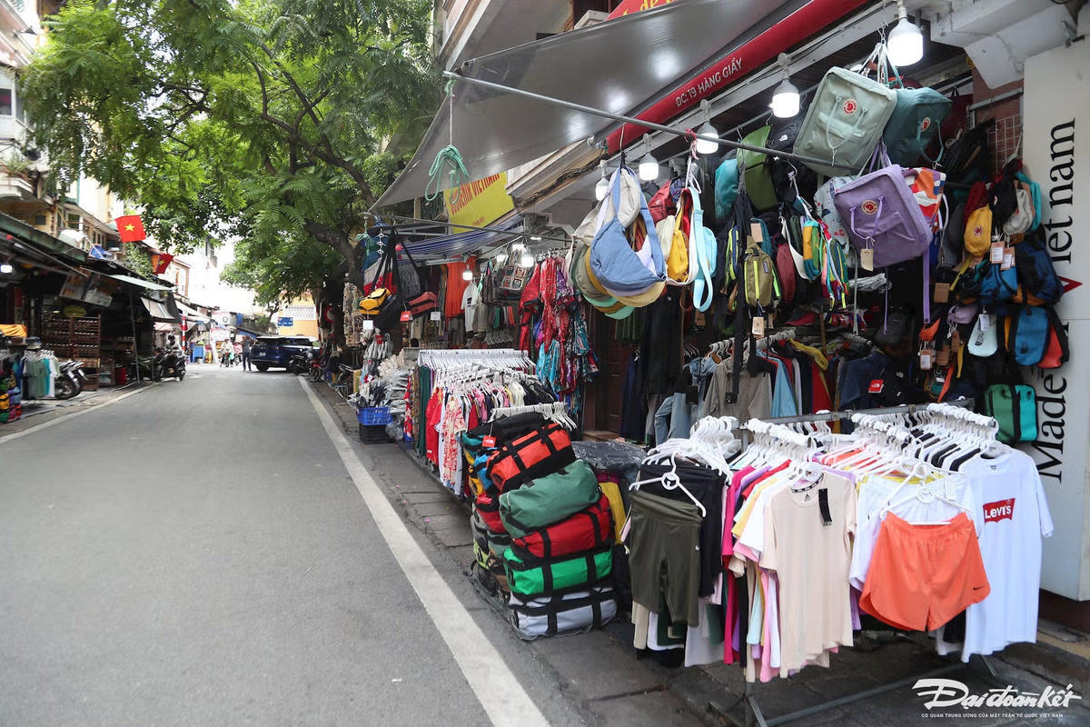 Giành lại vỉa hè, đừng “bắt cóc bỏ đĩa”