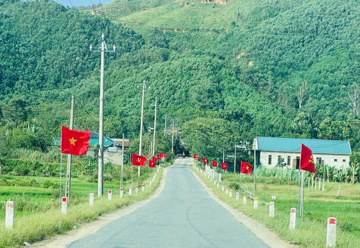 Chương trình Mục tiêu Quốc gia giảm nghèo bền vững góp phần làm thay đổi bộ mặt nông thôn ở các xã A Lưới. Ảnh: A.L.