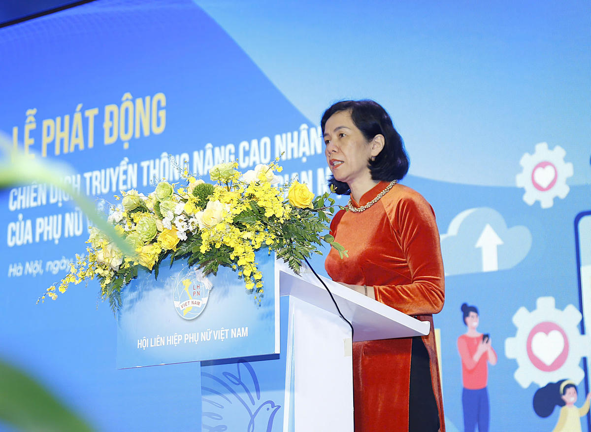 Bà Nguyễn Thị Minh Hương, Phó Chủ tịch Hội Liên hiệp Phụ nữ Việt Nam phát biểu khai mạc chương trình.