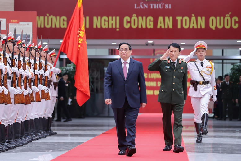 Thủ tướng Phạm Minh Chính tới dự Hội nghị Công an toàn quốc lần thứ 81. Ảnh: Nhật Bắc
