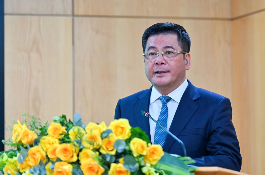 Bộ trưởng Bộ Công thương Nguyễn Hồng Diên phát biểu tại lễ trao giải. Ảnh: BTC