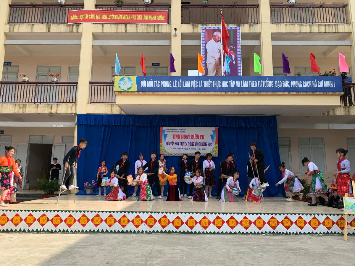 Việc đẩy mạnh truyền thông tại trường học giúp các em học sinh nâng cao nhận thức và biết cách bảo vệ mình trước vấn nạn TH-HNCHT.